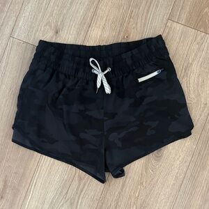 Vuori Black Camo Clementine 2.0 Shorts - Size M